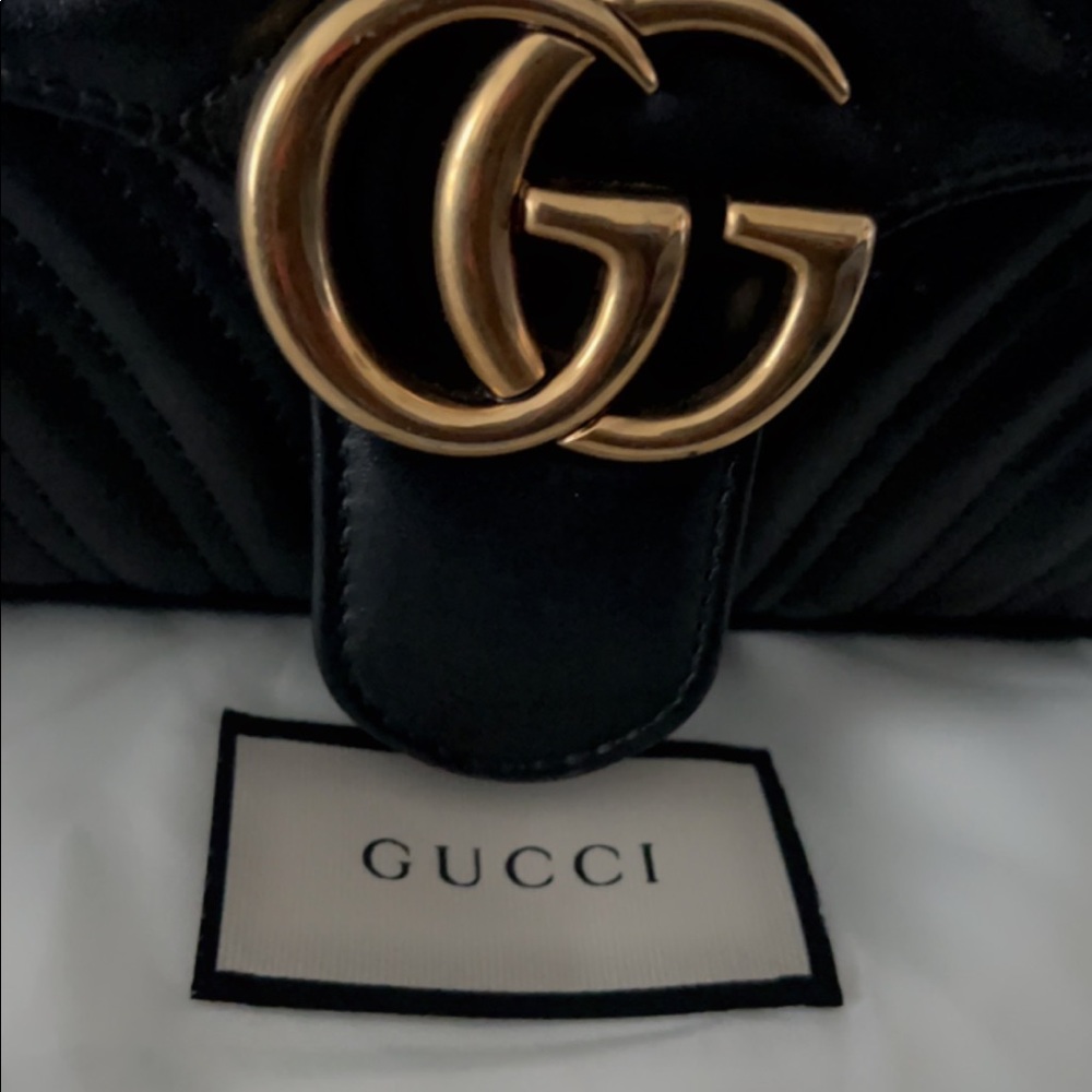 Gucci gg marmont matelassé shoulder bag - small